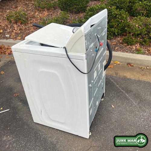 Washing machine removal in Kennesaw GA with fast appliance pickup and Eco Friendly appliance disposal services.